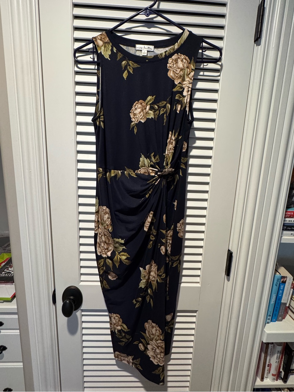 nine britton Navy Floral Twist-Detail Midi Dress